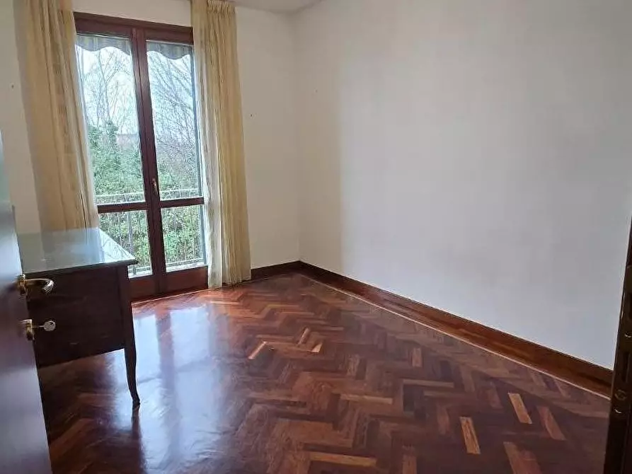 Immagine 12 di Villa in vendita  a San Giuliano Terme