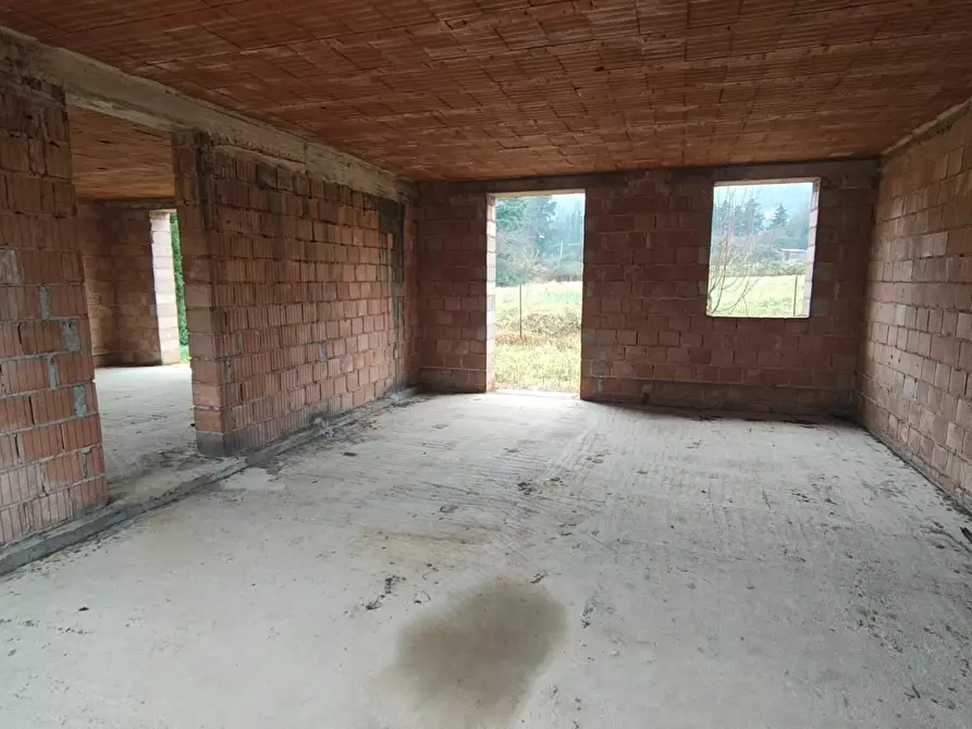 Immagine 11 di Villa in vendita  a Lucca