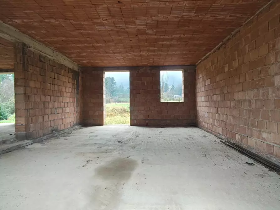 Immagine 10 di Villa in vendita  a Lucca