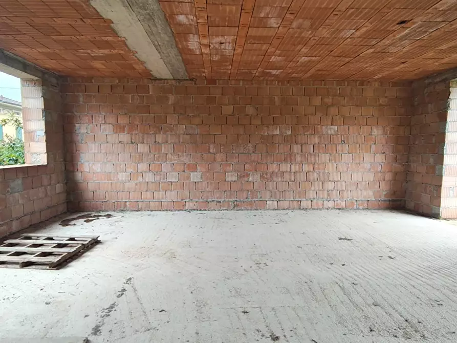 Immagine 14 di Villa in vendita  a Lucca