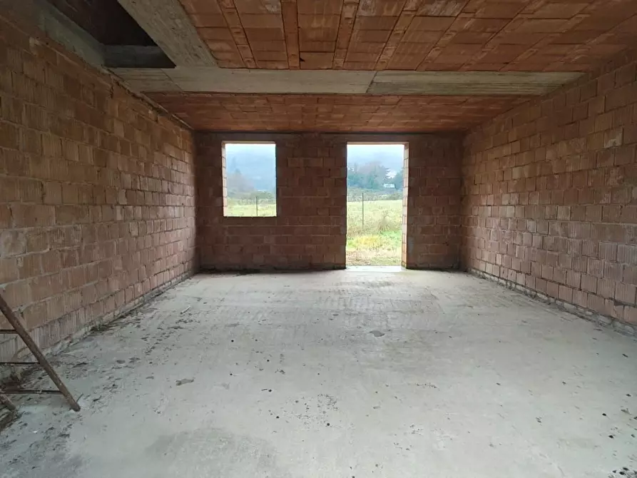 Immagine 8 di Villa in vendita  a Lucca