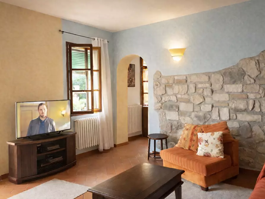 Immagine 2 di Casa bifamiliare in vendita  a Buti