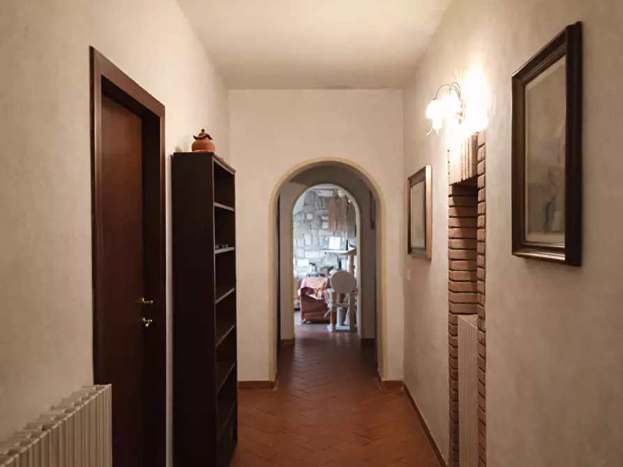 Immagine 12 di Casa bifamiliare in vendita  a Buti
