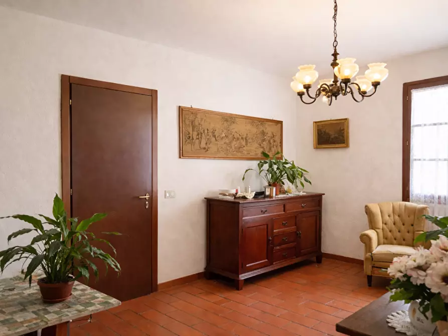 Immagine 8 di Casa bifamiliare in vendita  a Buti
