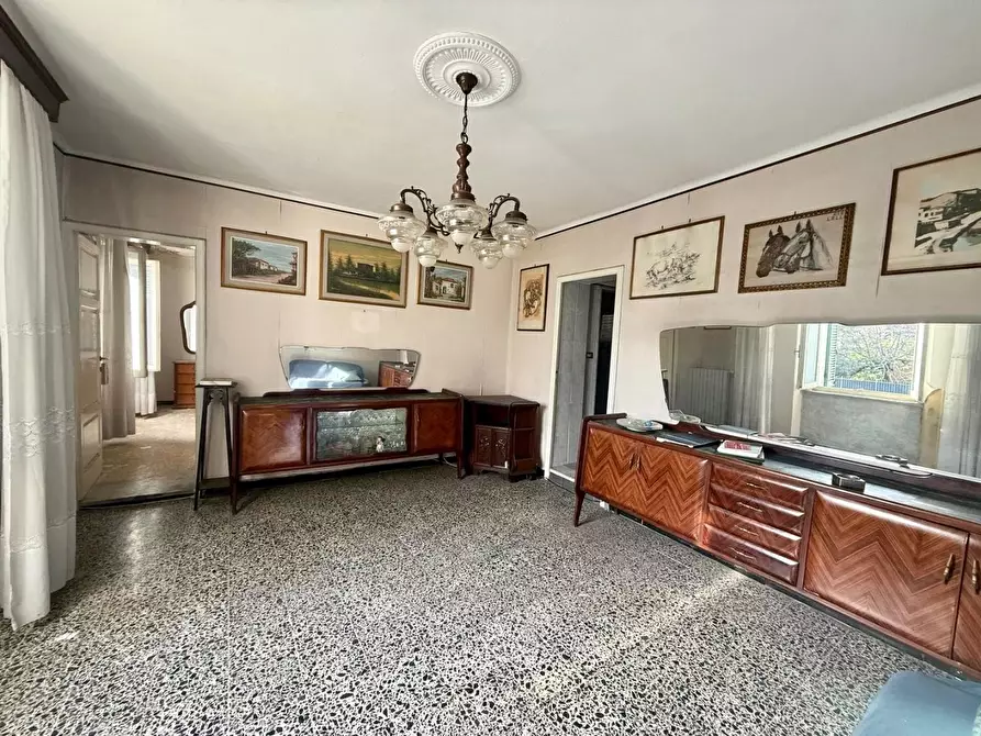 Immagine 11 di Casa semindipendente in vendita  a Massa