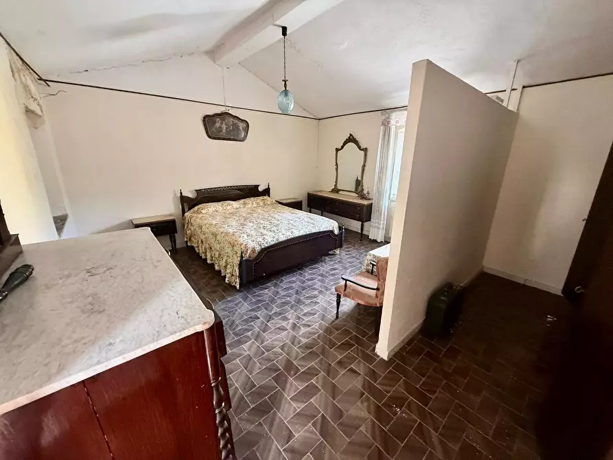 Immagine 13 di Casa semindipendente in vendita  a Massa