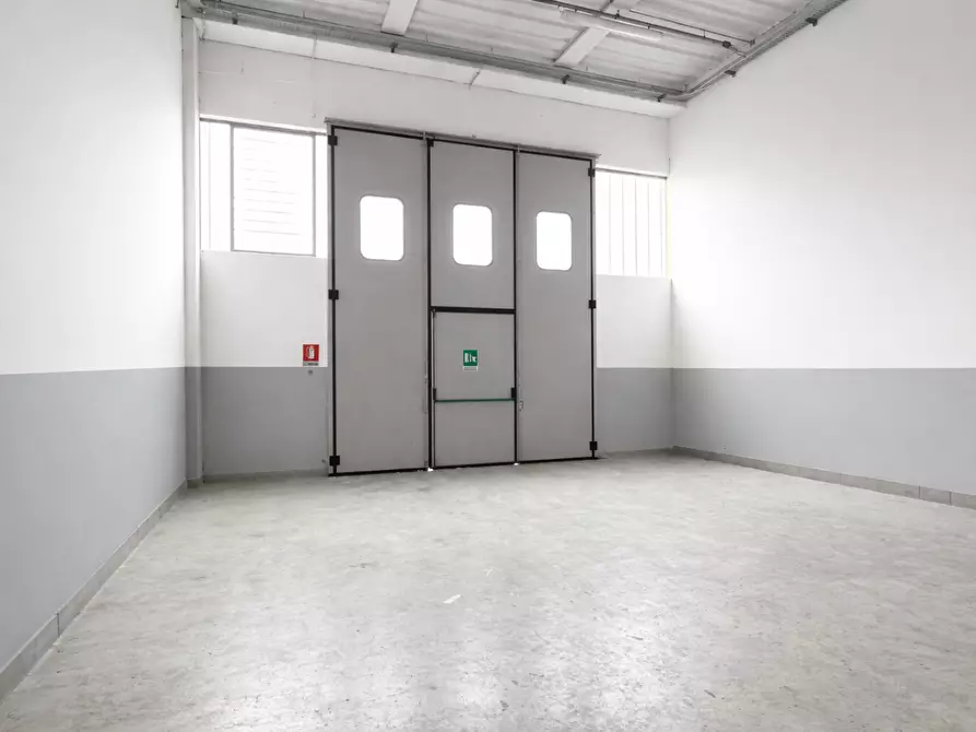 Immagine 3 di Attività artigianale in affitto  a Vicopisano