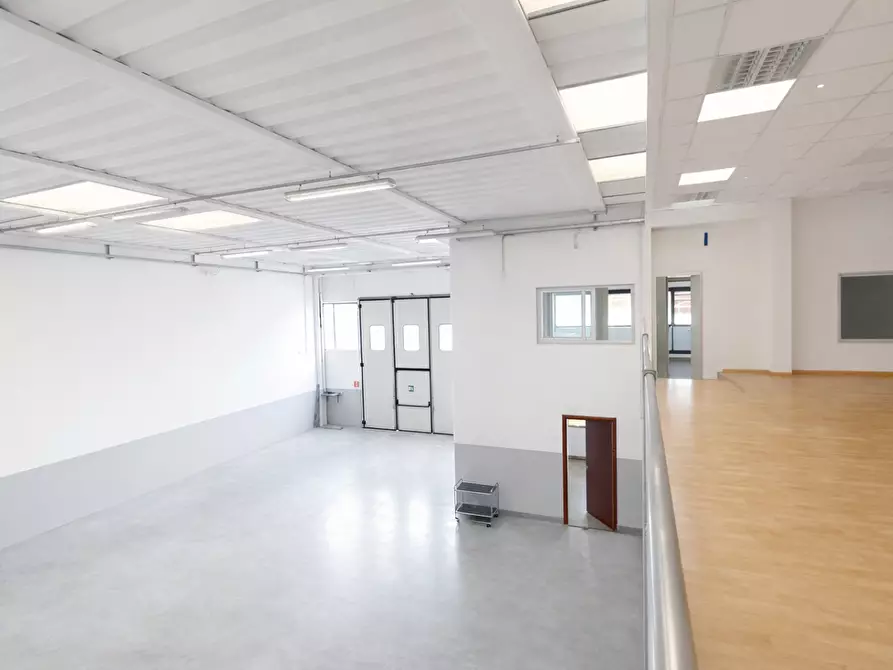 Immagine 6 di Attività artigianale in affitto  a Vicopisano