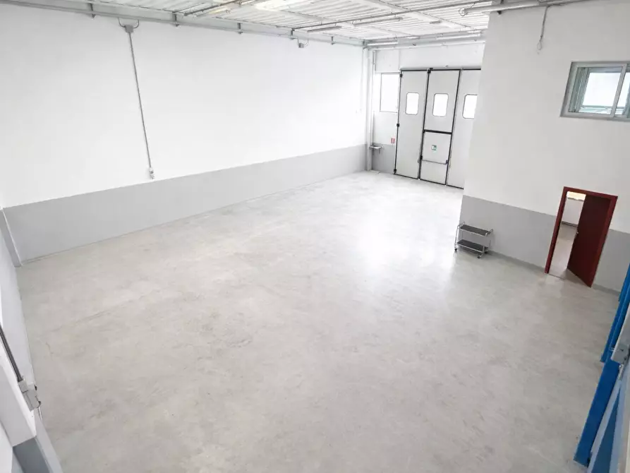 Immagine 5 di Attività artigianale in affitto  a Vicopisano