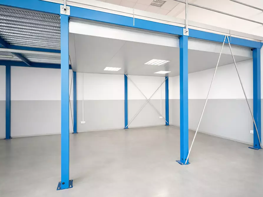 Immagine 4 di Attività artigianale in affitto  a Vicopisano