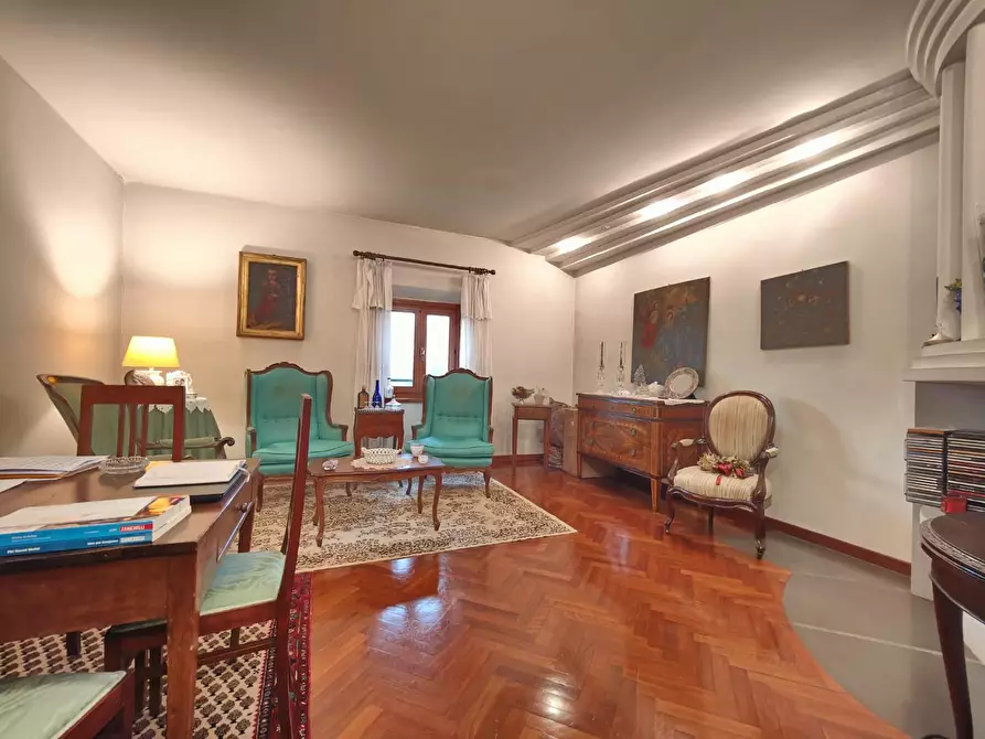 Immagine 21 di Casa colonica in vendita  a Empoli