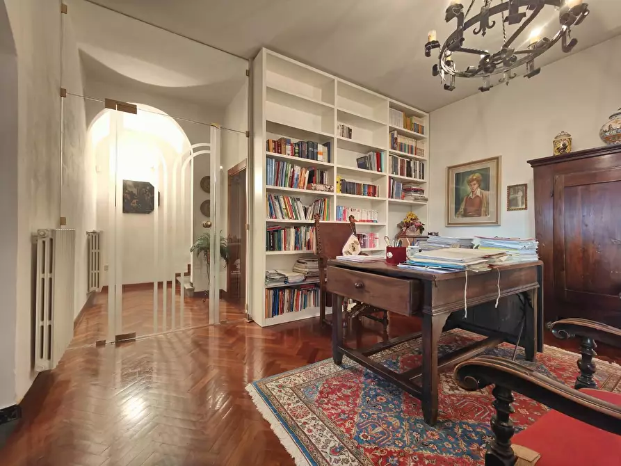 Immagine 18 di Casa colonica in vendita  a Empoli