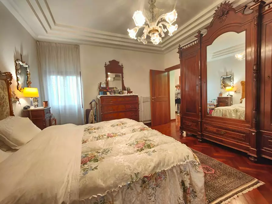 Immagine 7 di Casa colonica in vendita  a Empoli