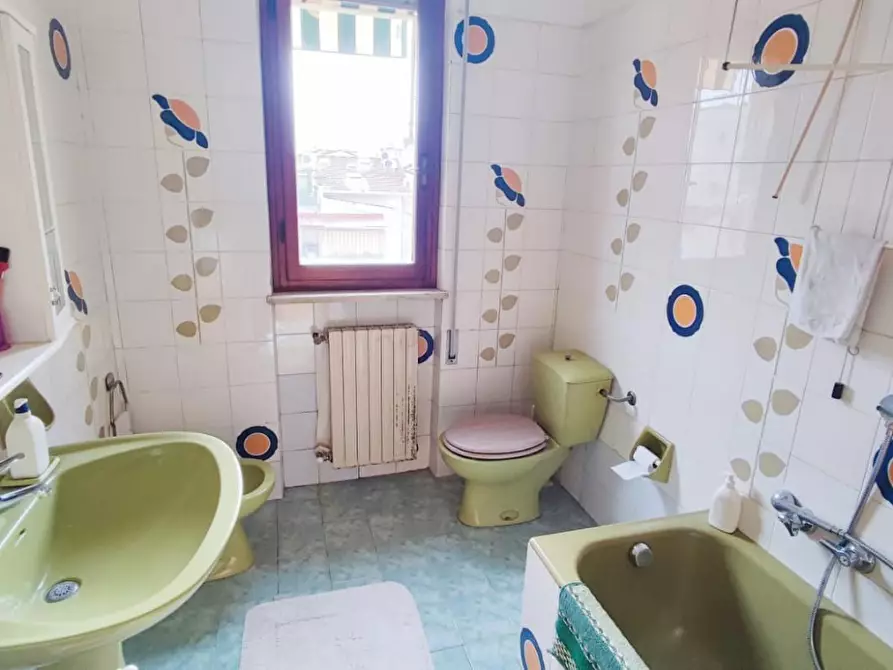 Immagine 12 di Appartamento in vendita  a Viareggio