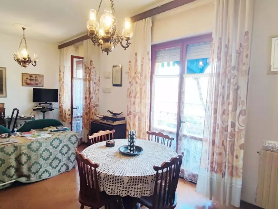 Immagine 2 di Appartamento in vendita  a Viareggio