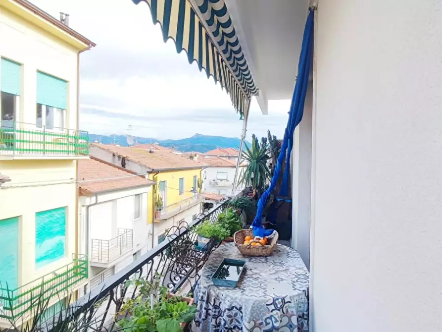 Immagine 16 di Appartamento in vendita  a Viareggio