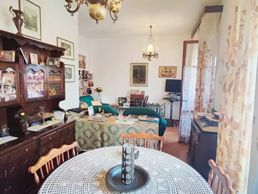 Immagine 1 di Appartamento in vendita  a Viareggio