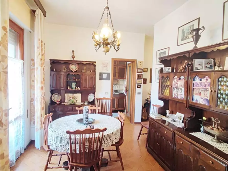 Immagine 3 di Appartamento in vendita  a Viareggio