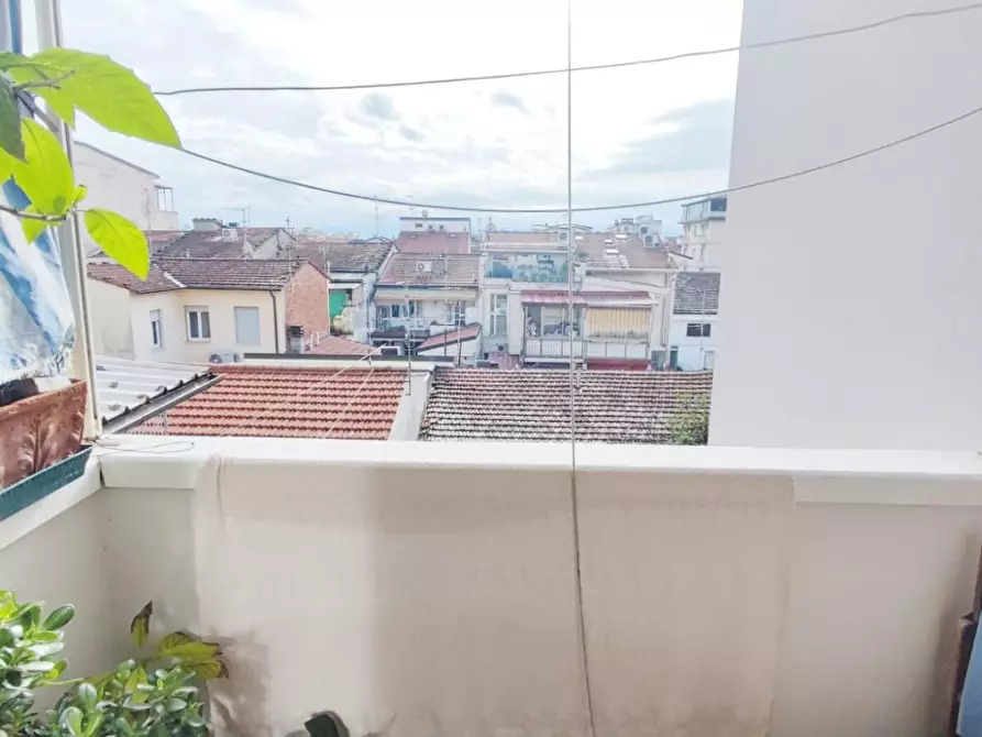 Immagine 17 di Appartamento in vendita  a Viareggio