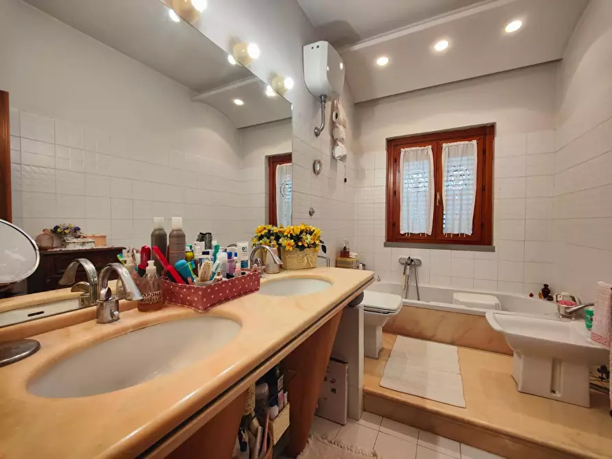 Immagine 2 di Rustico / casale in vendita  a Empoli