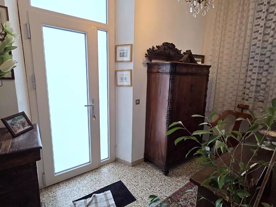 Immagine 11 di Casa bifamiliare in vendita  a Lucca