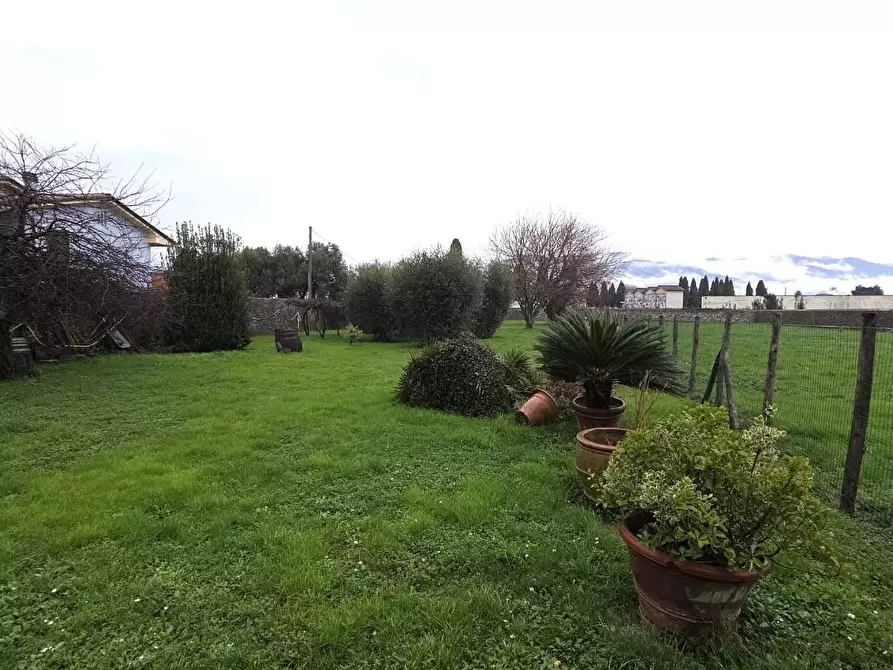 Immagine 22 di Casa bifamiliare in vendita  a Lucca