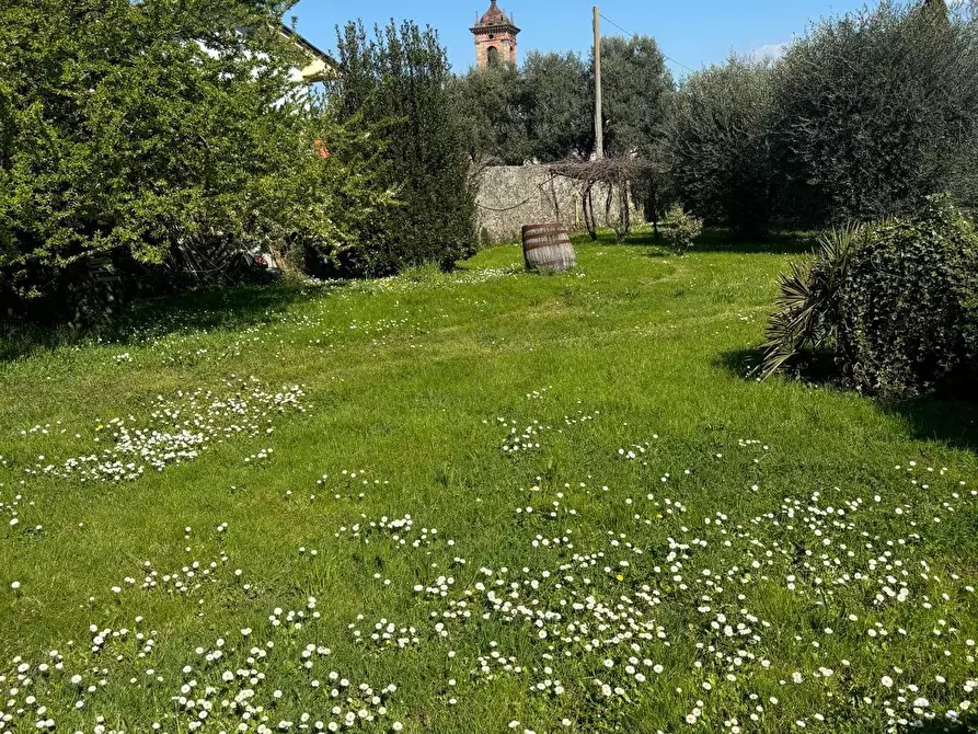 Immagine 28 di Casa bifamiliare in vendita  a Lucca