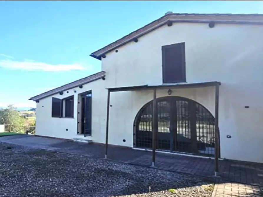 Immagine 7 di Casa bifamiliare in vendita  a Siena