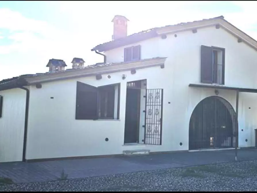 Immagine 8 di Casa bifamiliare in vendita  a Siena