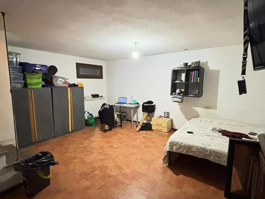 Immagine 11 di Appartamento in vendita  a Lucca