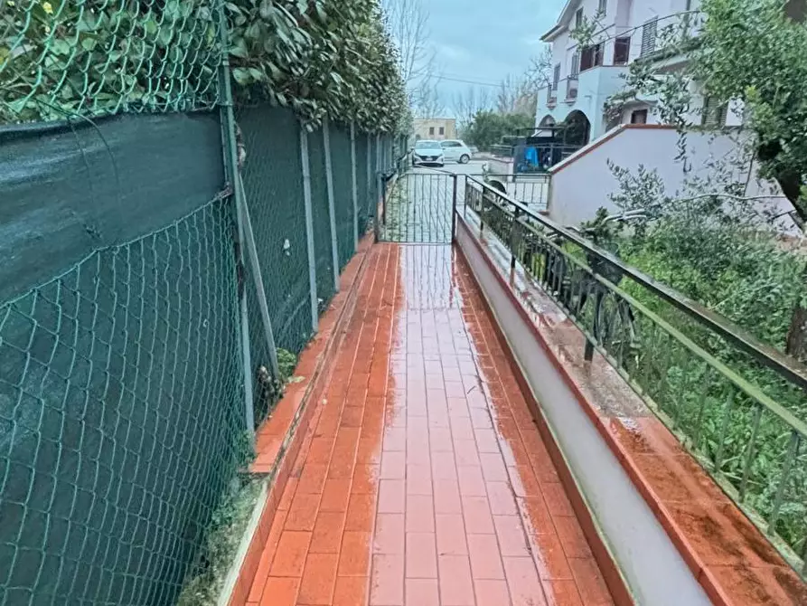 Immagine 18 di Appartamento in vendita  a Lucca