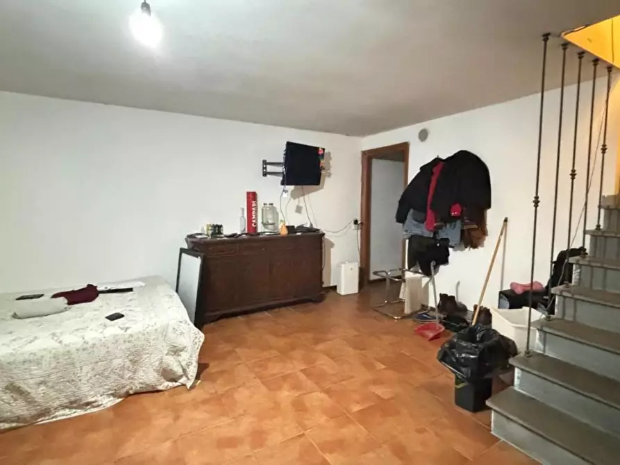 Immagine 12 di Appartamento in vendita  a Lucca