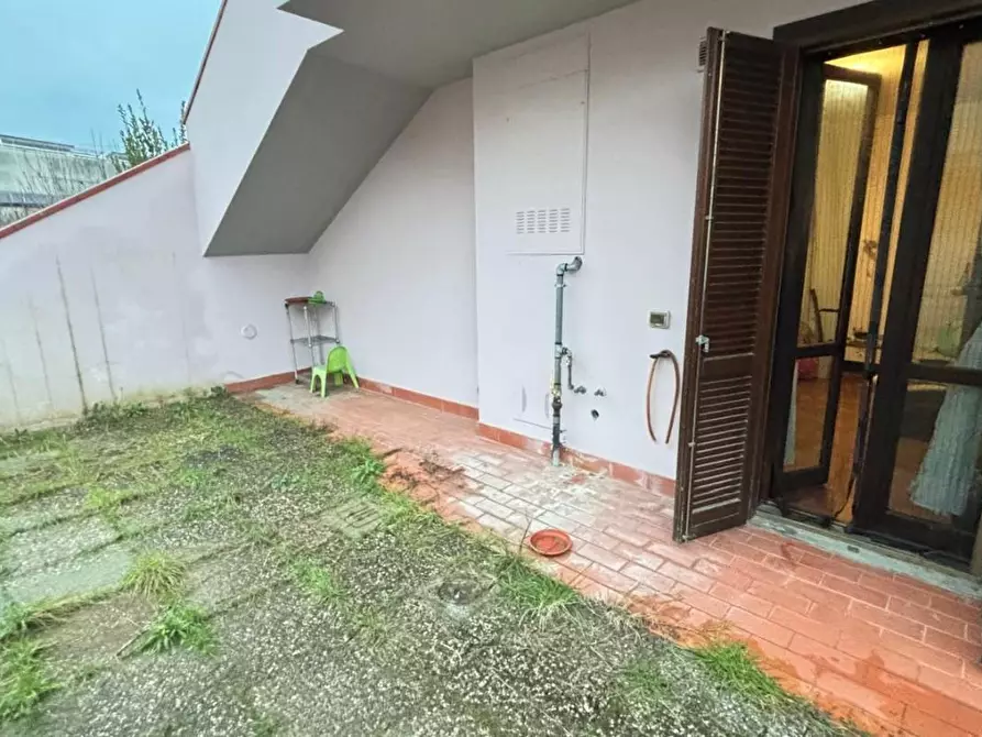 Immagine 20 di Appartamento in vendita  a Lucca