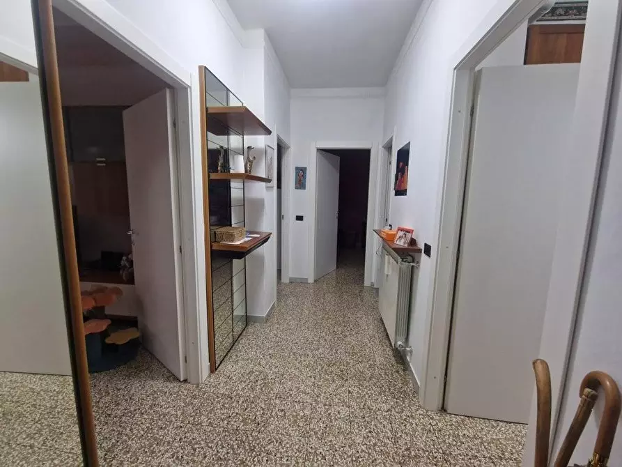 Immagine 3 di Appartamento in vendita  a Carrara