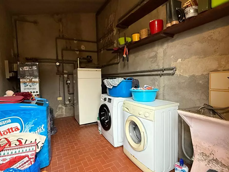 Immagine 42 di Villa in vendita  a Uzzano