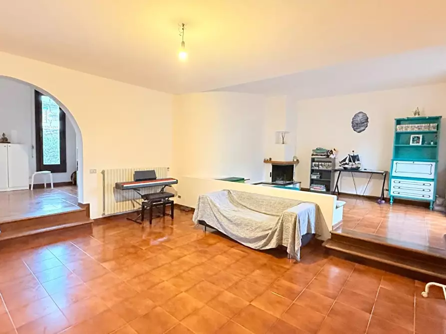 Immagine 12 di Villa in vendita  a Uzzano