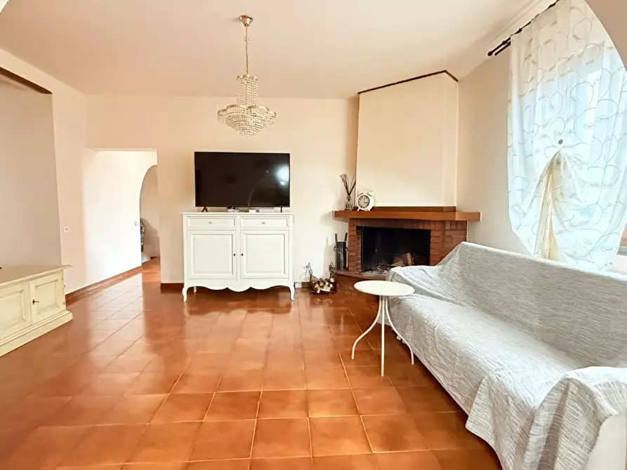 Immagine 22 di Villa in vendita  a Uzzano