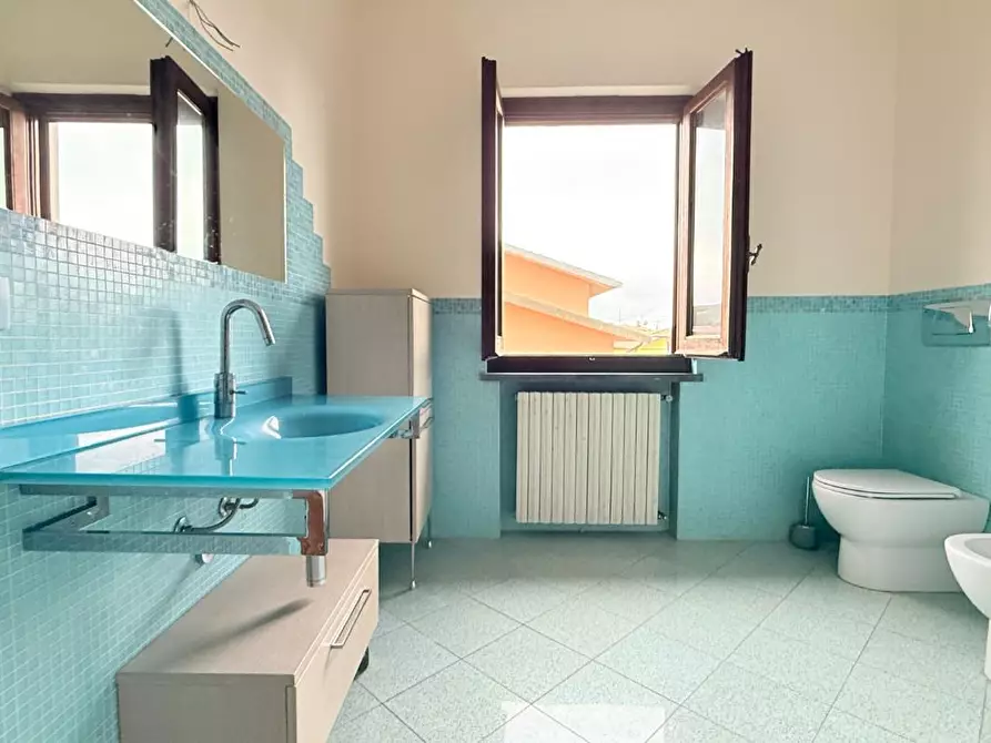 Immagine 36 di Villa in vendita  a Uzzano