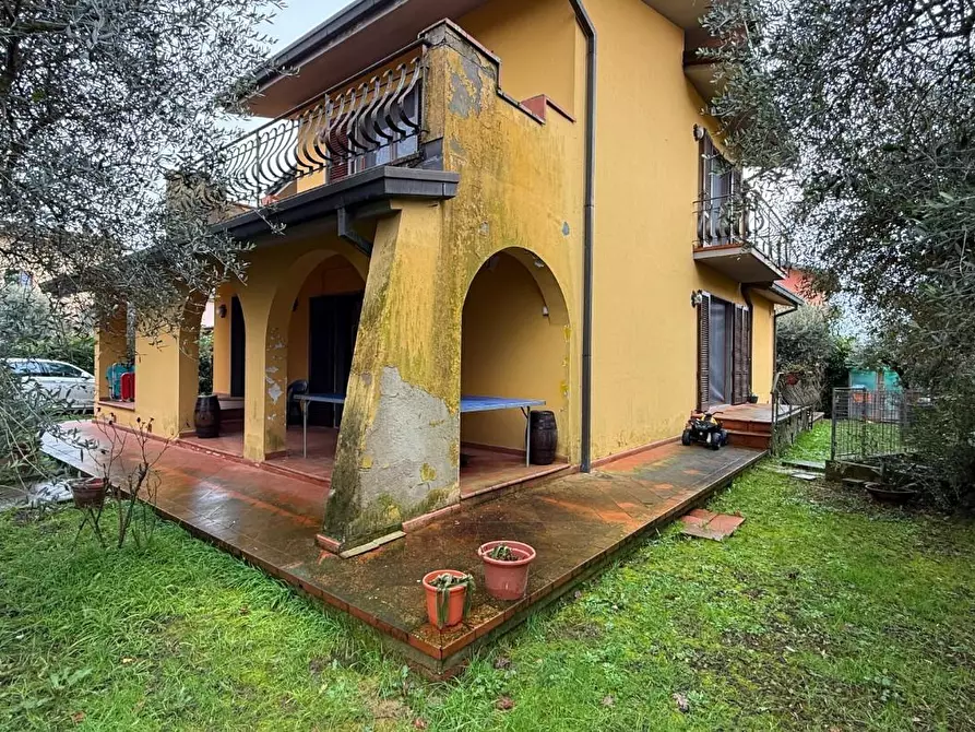 Immagine 5 di Villa in vendita  a Uzzano
