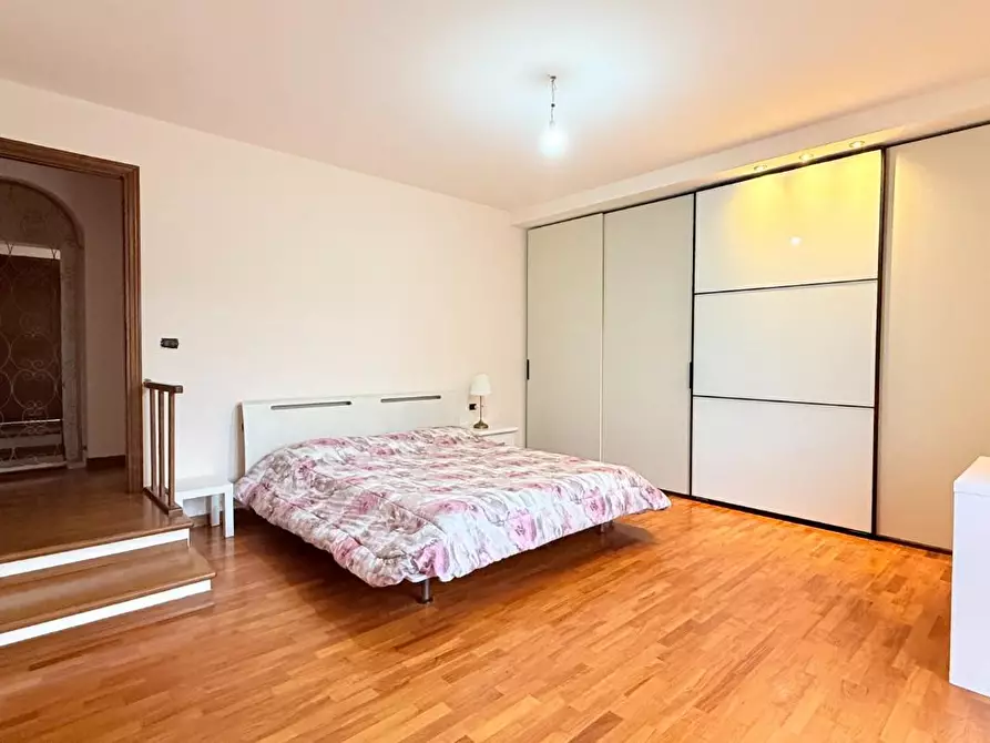 Immagine 30 di Villa in vendita  a Uzzano