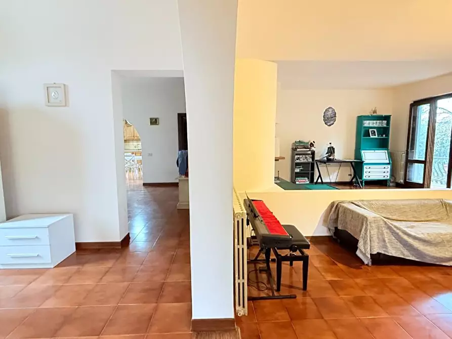 Immagine 11 di Villa in vendita  a Uzzano
