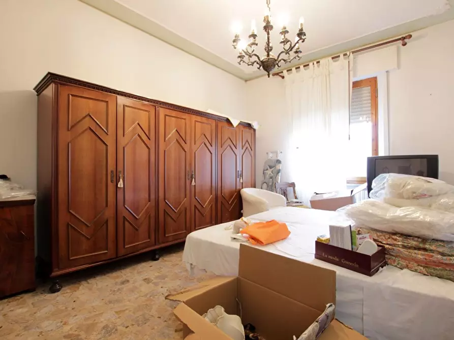 Immagine 11 di Appartamento in vendita  a Siena