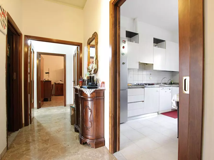Immagine 5 di Appartamento in vendita  a Siena