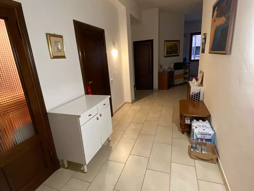 Immagine 13 di Appartamento in vendita  a Siena