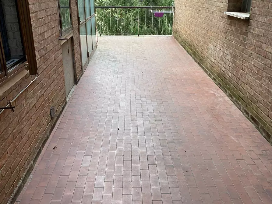 Immagine 11 di Appartamento in vendita  a Siena