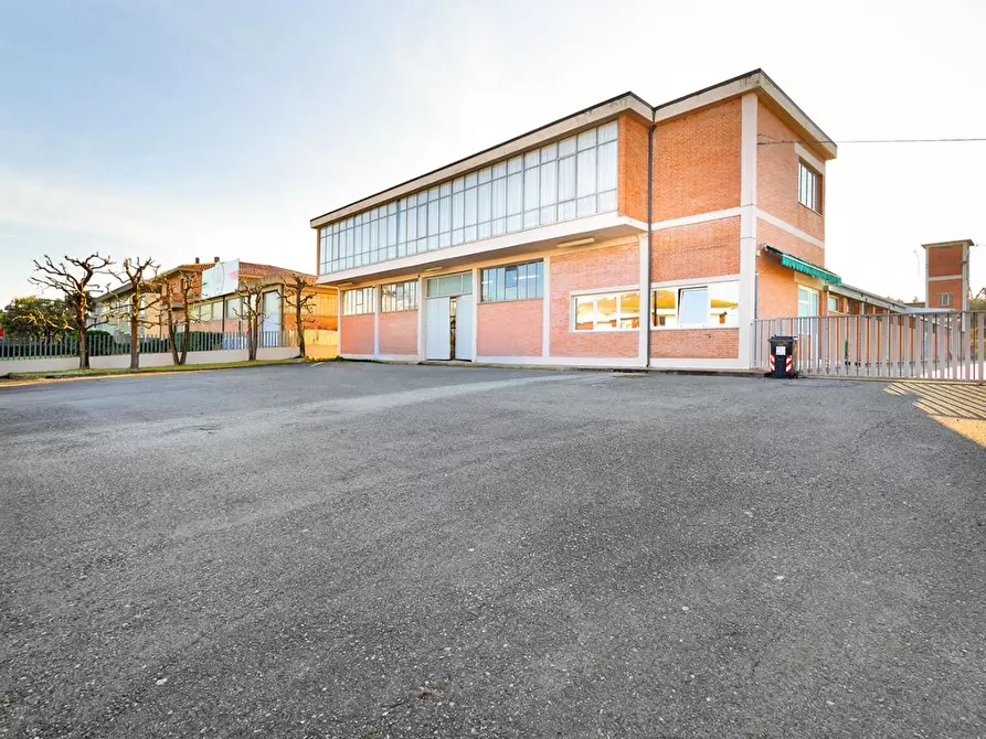 Immagine 1 di Attività artigianale in vendita  a Casciana Terme Lari