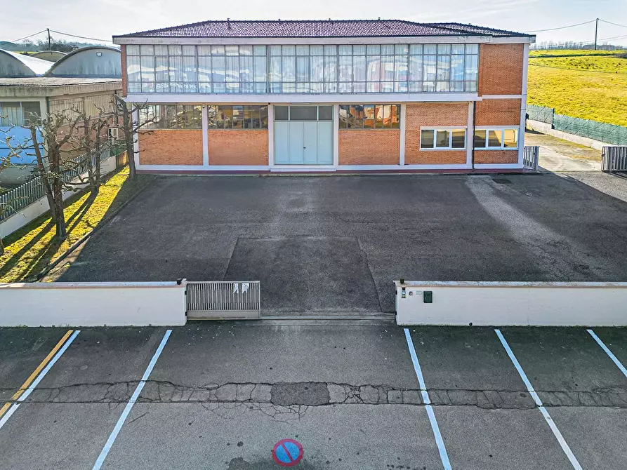 Immagine 3 di Attività artigianale in vendita  a Casciana Terme Lari