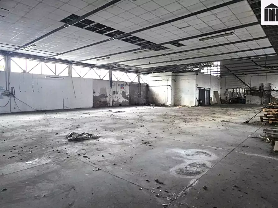 Immagine 15 di Capannone industriale in vendita  a Santa Croce Sull'arno