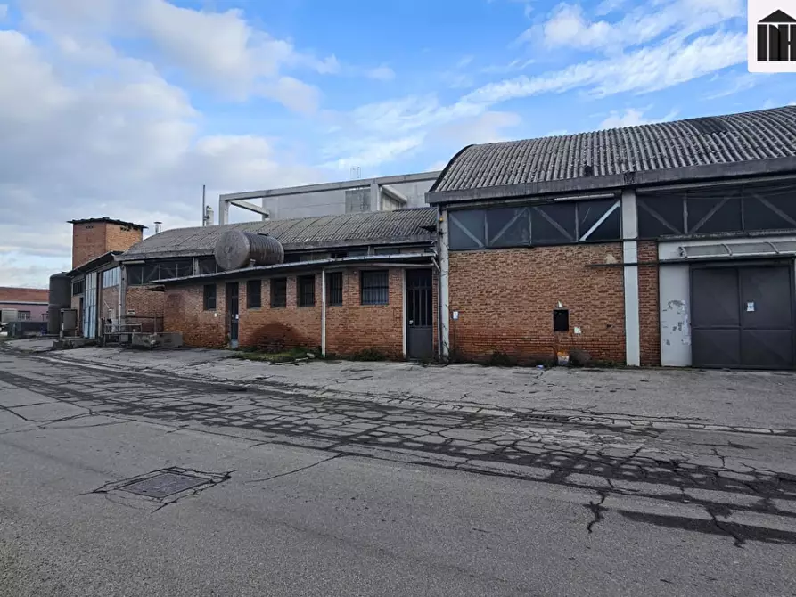 Immagine 25 di Capannone industriale in vendita  a Santa Croce Sull'arno