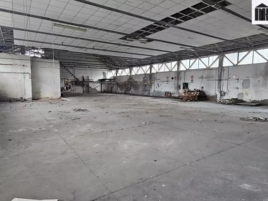 Immagine 13 di Capannone industriale in vendita  a Santa Croce Sull'arno